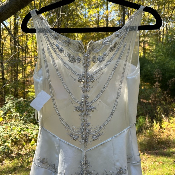 Dresses & Skirts - NWT WEDDING DRESS